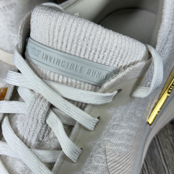 Nike ZoomX Invincible Run Flyknit 3 Light Bone/Sail/Gum WMNS 5 DR2660-008 - Picture 7 of 8